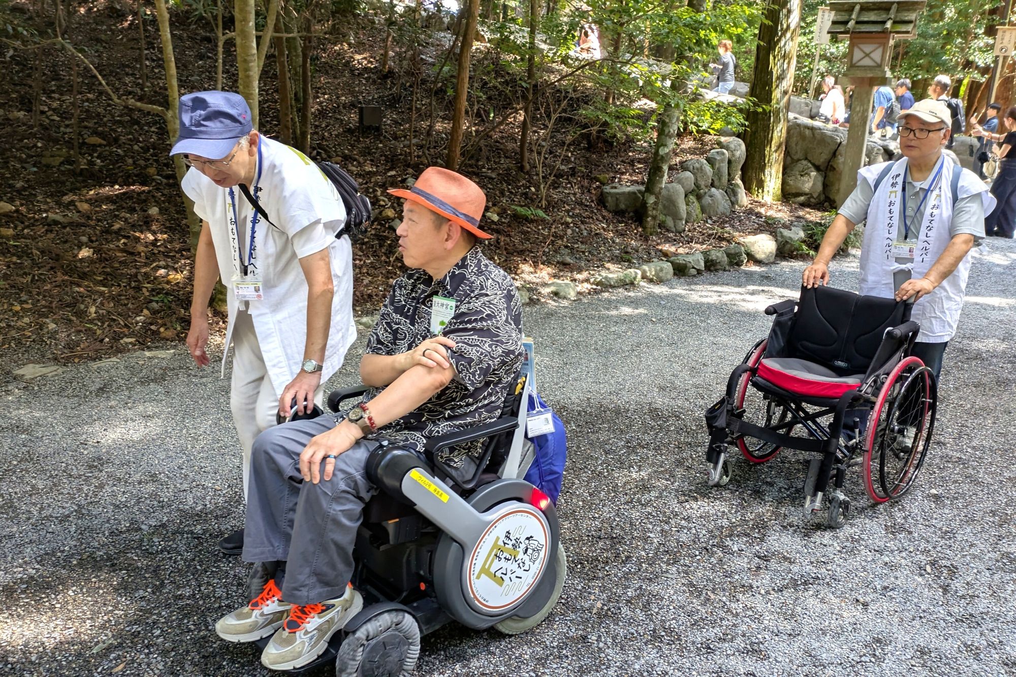 2031 伊勢おもてなしヘルパー（ヘルパー2人派遣）１回利用券　神宮 内宮 車いす