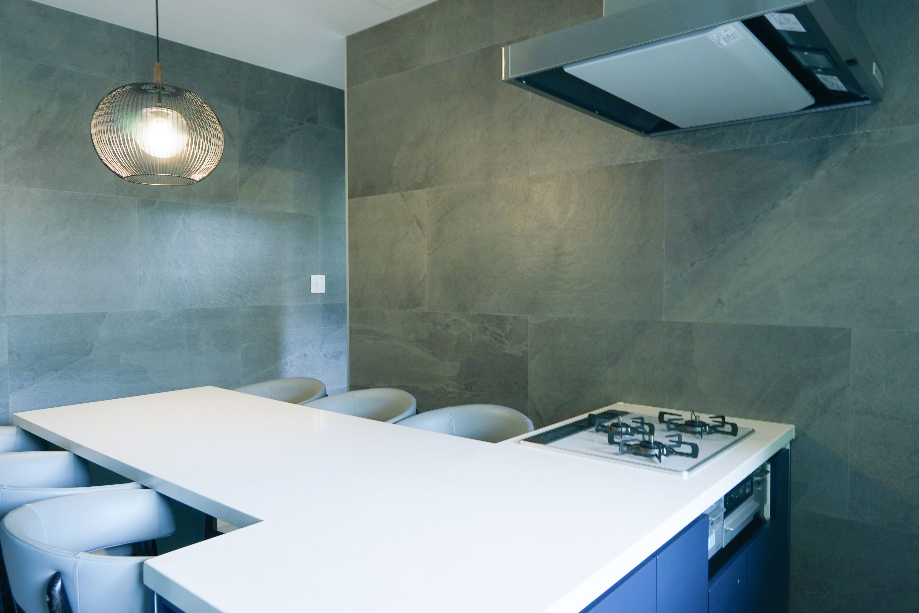 1905 ãã©ãã£ãŒããªãŸãŒããŽã£ã© 1æ£è²žã宿æ³åžïŒæå€§6åæ§ãŸã§å®¿æ³å¯èœïŒãäžéçãå®¶æãæž©æ³ãäŒå¢ãããããç¬ãã°ã©ã³ãã³ã°ããªãŸãŒããäŒå¢ç¥å®®ã芳å
ãã1æ£è²žãããããã³ä»ãã ããŒããã¥ãŒãå€«å©Šå²©ãæµ·æ°ŽæµŽãã°ã«ãŒãã¹ãã€ãã³ã³ãããã¢ã ã貞ãå¥èãã²ã¹ãããŠã¹ãé§è»å Žä»ãã ãªãŒã·ã£ã³ãã¥ãŒ