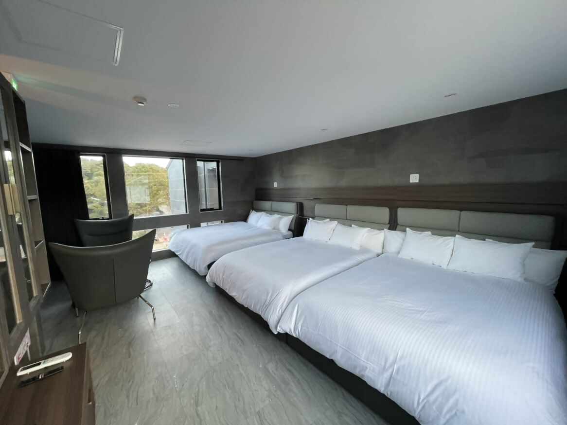 1905 ãã©ãã£ãŒããªãŸãŒããŽã£ã© 1æ£è²žã宿æ³åžïŒæå€§6åæ§ãŸã§å®¿æ³å¯èœïŒãäžéçãå®¶æãæž©æ³ãäŒå¢ãããããç¬ãã°ã©ã³ãã³ã°ããªãŸãŒããäŒå¢ç¥å®®ã芳å
ãã1æ£è²žãããããã³ä»ãã ããŒããã¥ãŒãå€«å©Šå²©ãæµ·æ°ŽæµŽãã°ã«ãŒãã¹ãã€ãã³ã³ãããã¢ã ã貞ãå¥èãã²ã¹ãããŠã¹ãé§è»å Žä»ãã ãªãŒã·ã£ã³ãã¥ãŒ