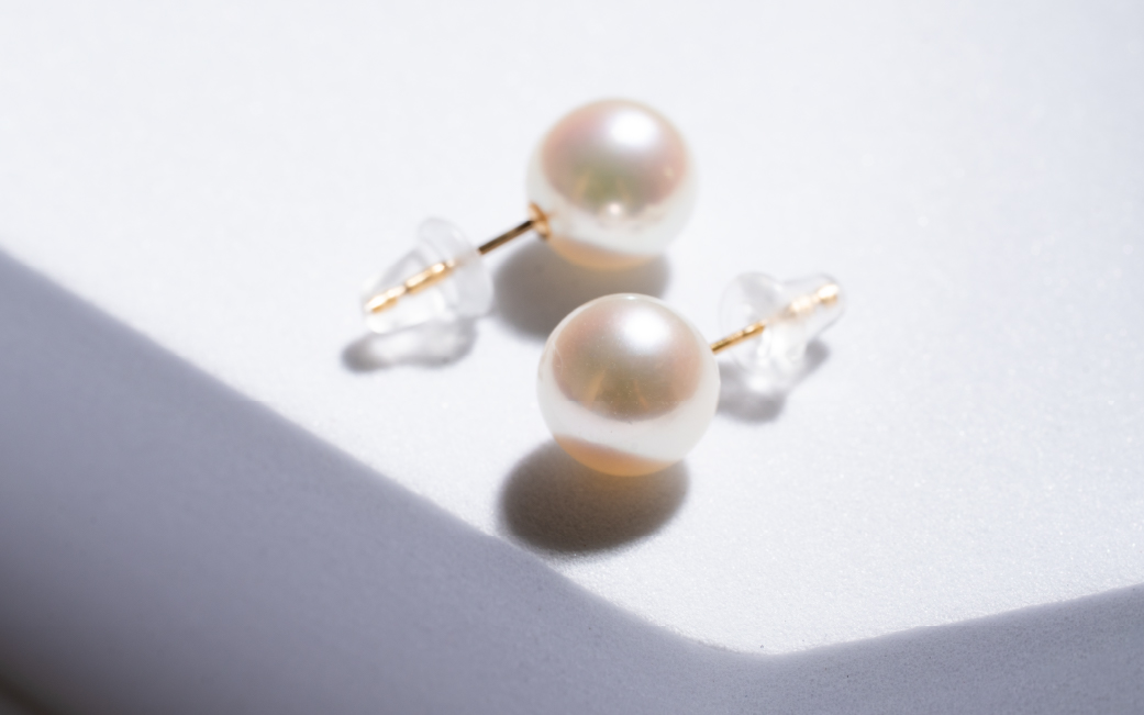 597　アコヤ真珠 K18ピアス8.0mmup　１８金　ゴールド　ジュエリー　貴金属　パール　定番　フォーマル　ギフト　贈り物　シンプル　冠婚葬祭　結婚式入学式　卒業式　伊勢志摩
