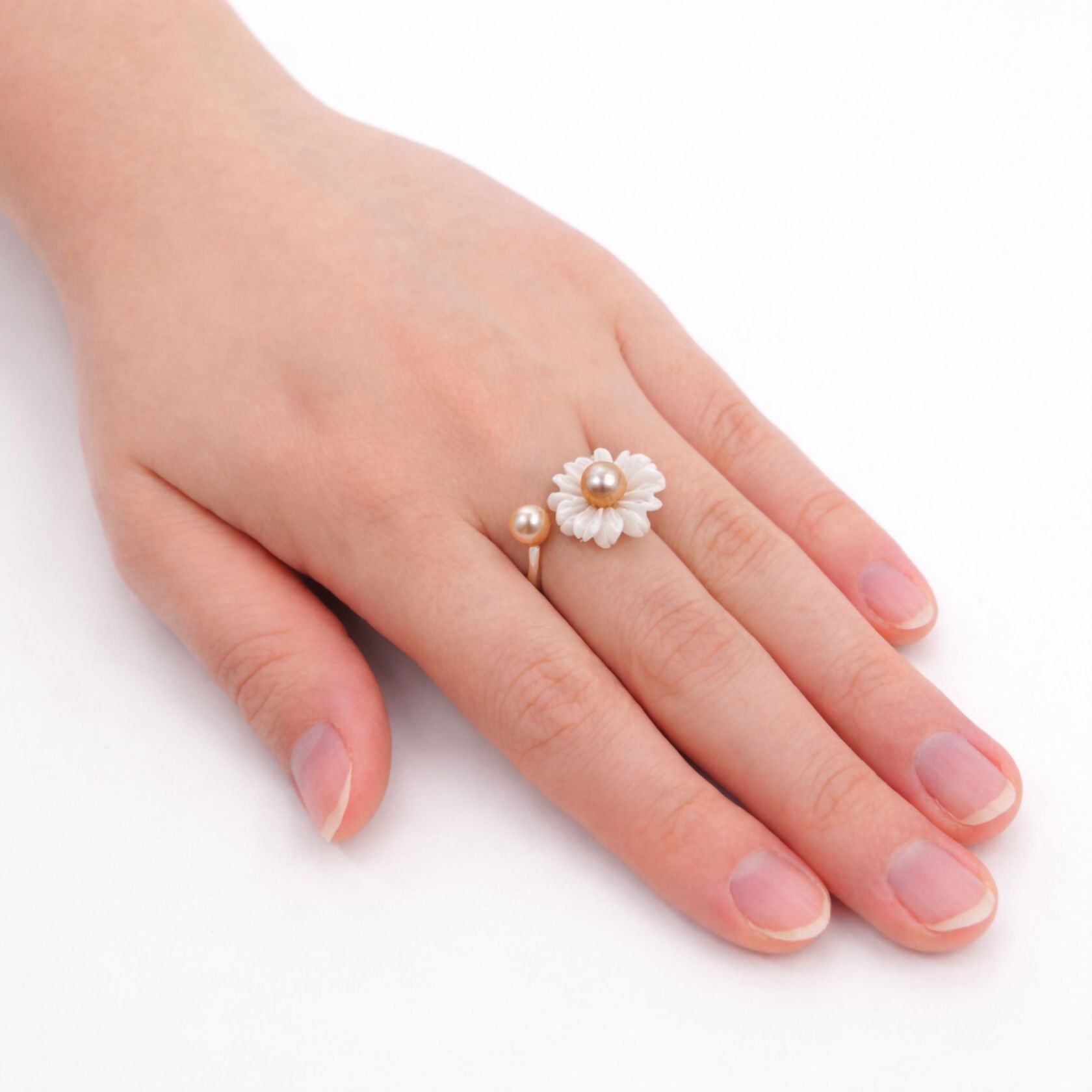 2162 LYKKE マーガレットデザイン 淡水真珠 （6mm・5mm）シルバーリング　パール  花モチーフ 白蝶貝 シェルアクセサリー レディース 上品ジュエリー ギフト プレゼント フラワー シンプル 日本製 伊勢 伊勢志摩