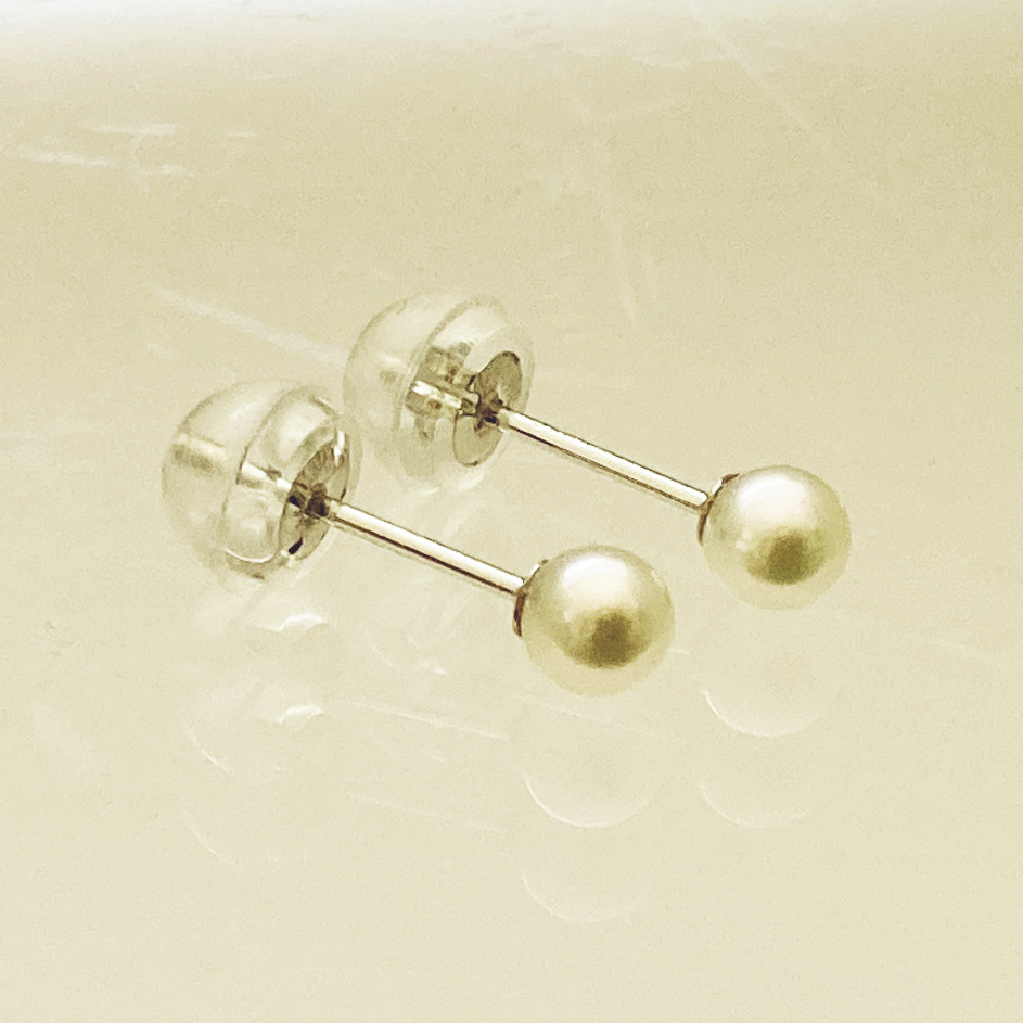 1731 アコヤ真珠3.5mm　K14WG スタッドピアス アコヤ真珠 3.5ｍｍ K14WG スタッドピアス　パールピアス 真珠ピアス ホワイトゴールド  ベビーパール 小ぶり 上品 フォーマル カジュアル 冠婚葬祭　普段使い 国産 プラチナ