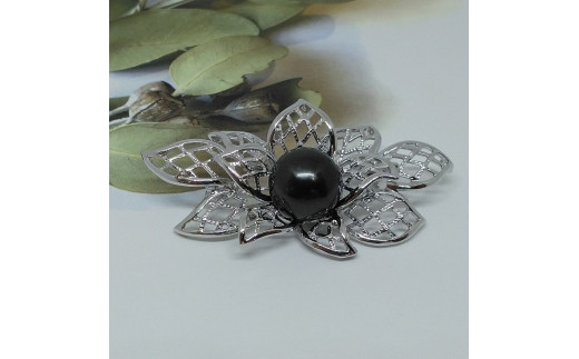 751タヒチ黒本真珠ブローチ(Ａ)ＳＶ製