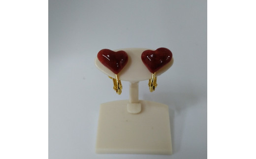 1062珊瑚イヤリング・ハート