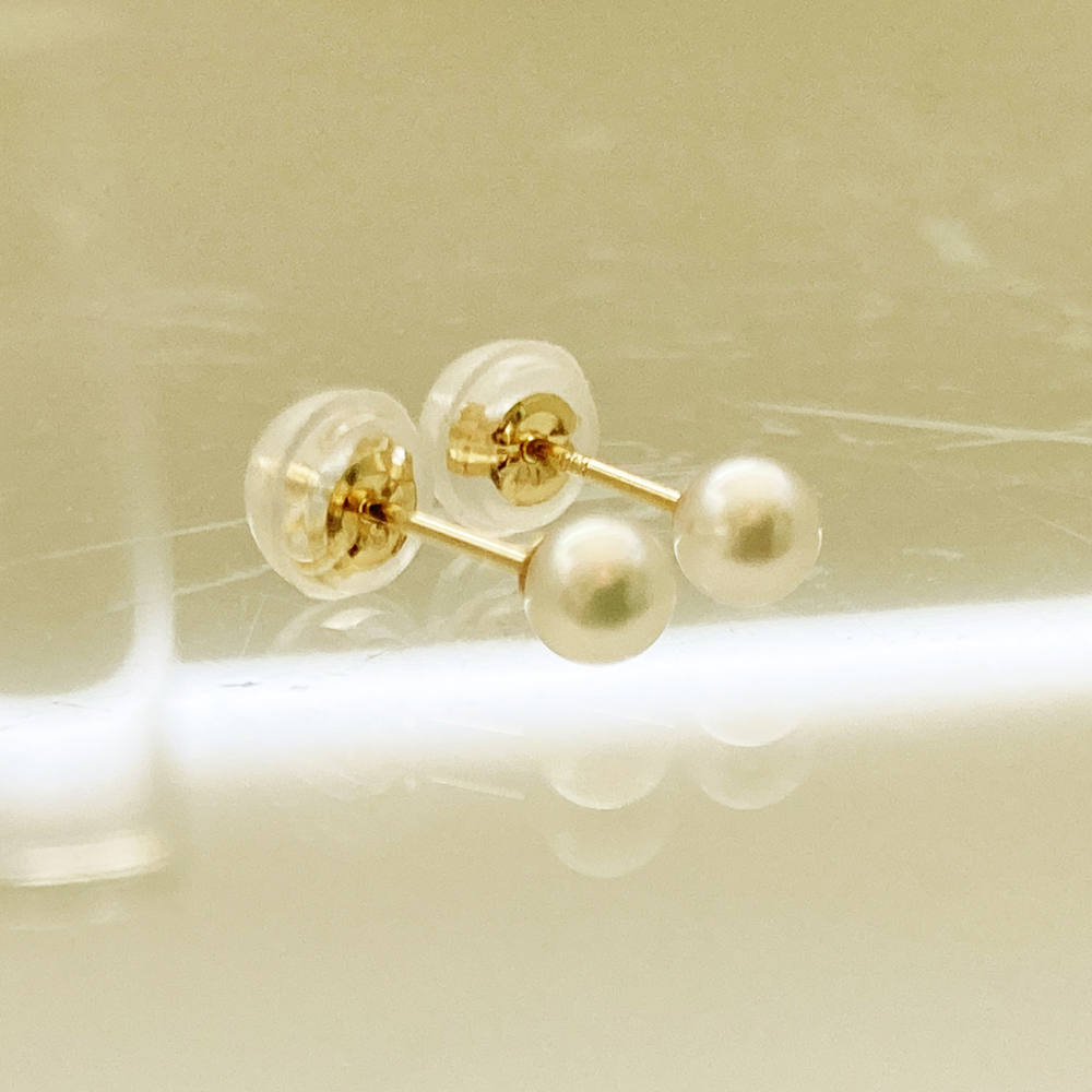 1730 アコヤ真珠3.5mm　K18 スタッドピアス　アコヤ真珠 3.5ｍｍ K18 スタッドピアス　パールピアス 真珠ピアス 18金 ベビーパール 小ぶり 上品 フォーマル カジュアル 冠婚葬祭　普段使い 国産