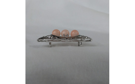 1616　珊瑚帯留め・3珠