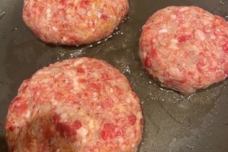 ab20　かねき商店　手づくり和牛ハンバーグ(クリスマス島の塩付き)