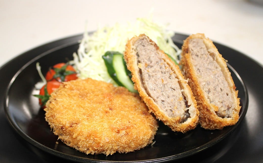 武藤牧場直売店山嘉 自家製メンチカツ ×10個 【冷凍】 ／ お肉 肉 牛肉 牛 メンチカツ 揚げ物 お惣菜 おかず 夜ご飯 三重県 桑名市