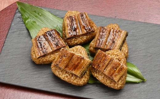 貝新物産 木曽三川うなぎ使用 うなぎおこわむすび 80g×6個 うなぎ ウナギ 鰻 おにぎり おむすび お米 米 冷凍 三重県 桑名市