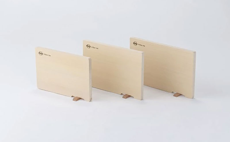 青森ひばの軽量まな板 スタンド付き L 木製 青森ひば 青森ヒバ 木工品 卓上 国産 キッチン用品 調理器具 アウトドア キャンプ カットボード カッティングボード 梅沢木材工芸社