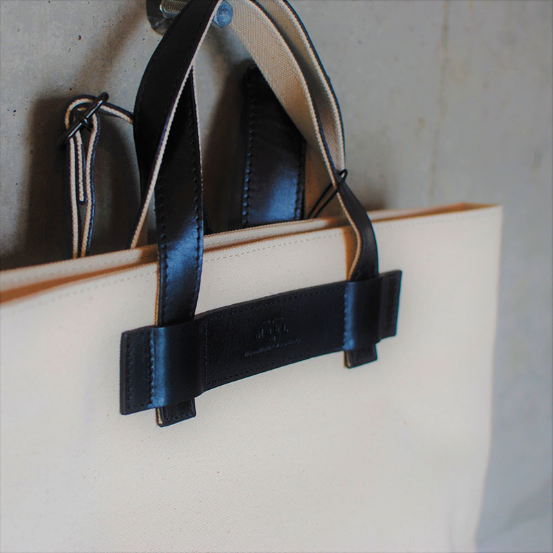 レディース　国産　キャンバスリュックサック　7M7-1048（ナチュラル×ネイビー）