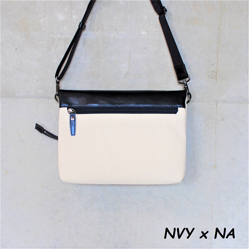 レディース　国産　キャンパスクラッチ　7M8-1063（ナチュラル×ネイビー）