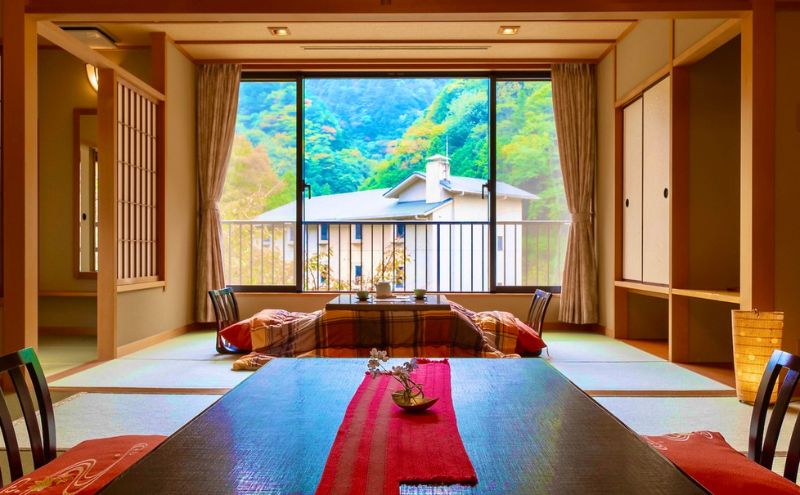 伊賀のかくれ宿 赤目温泉隠れの湯 対泉閣で使える　30,000円分宿泊ギフト券（赤目四十八滝招待券 2名様分付き）