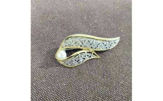 20-51伊勢志摩あこや本真珠ブローチ・帯(金色)