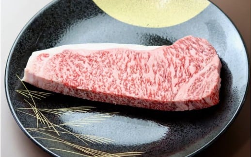 美熊野牛 サーロインステーキ 約300g×1枚 牛肉 肉 ステーキ サーロイン ブランド牛 和牛 黒毛和牛 国産牛 霜降り 霜降り肉 人気 希少 おすすめ 三重県 熊野市【okad0009】