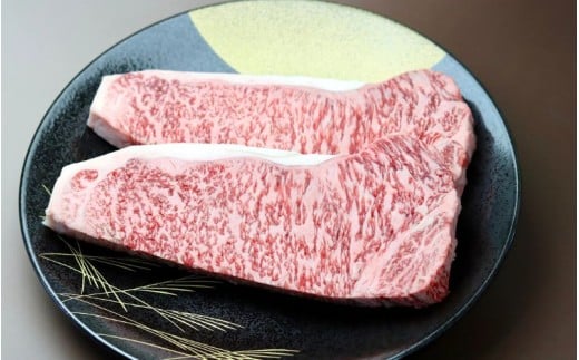 美熊野牛 サーロインステーキ 約300g×2枚 牛肉 肉 ステーキ サーロイン ブランド牛 和牛 黒毛和牛 国産牛 霜降り 霜降り肉 人気 希少 おすすめ 三重県 熊野市【okad0010】