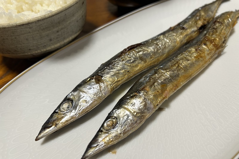 干物 さんま丸干し 20本 【魚作商店3代目の丸干し製法】 ひもの サンマ 秋刀魚 冷凍 海鮮 魚介類 特産品 焼き魚 魚 おかず おつまみ 三重県 熊野市【uosk0016A】