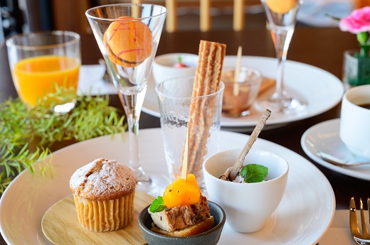 世界遺産リゾート 里創人 熊野倶楽部 宿泊券 50,000円分 【ミシュランガイド2019 三重旅館部門 最高ランク評価☆】 宿泊券 宿泊チケット チケット 割引券 宿泊補助券 旅行券トラベルクーポン トラベル 旅行 観光 温泉 グルメ 人気 おすすめ 三重県 熊野市【madm0002A】