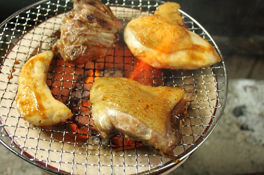 地鶏 鶏肉 とっておき地鶏 1羽セット メス 700g以上 モモ肉 むね肉 ササミ肉 各2枚 肉 鶏肉 鳥肉 とり肉 地鶏 焼き鳥 焼鳥 炭火焼鳥 炭火焼き もも肉 むね肉 ささみ 惣菜 おかず 小分けパック 国産 名古屋コーチン 伊勢赤どり 三重県 熊野市【frsn0006A】