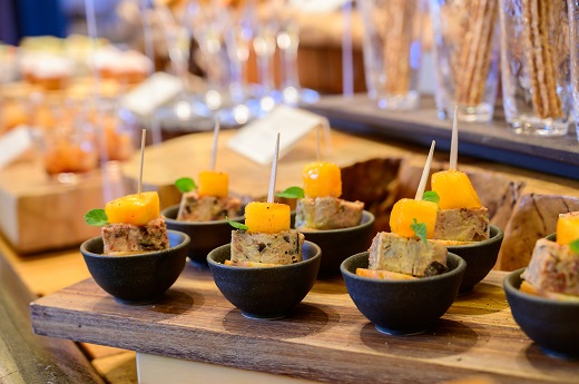 世界遺産リゾート 里創人 熊野倶楽部 宿泊券 30,000円分 【ミシュランガイド2019 三重旅館部門 最高ランク評価☆】 宿泊券 宿泊チケット チケット 割引券 宿泊補助券 旅行券 トラベルクーポン トラベル 旅行 観光 温泉 グルメ 人気 おすすめ 三重県 熊野市【madm0001A】