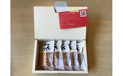 第27åå
šåœèå倧å芧äŒã»äžéè€è³ã«ãŠåªç§éèè³ïŒãzakuãã£ãã³ã·ã§5åå
¥ãã1ç®±ãã»ãé
ãæ°åãå¬ãäžããâãkmkn0096ã