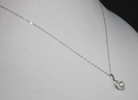 【100-73】真珠の里　ダイヤ付きアコヤパールペンダント（K14WG）*