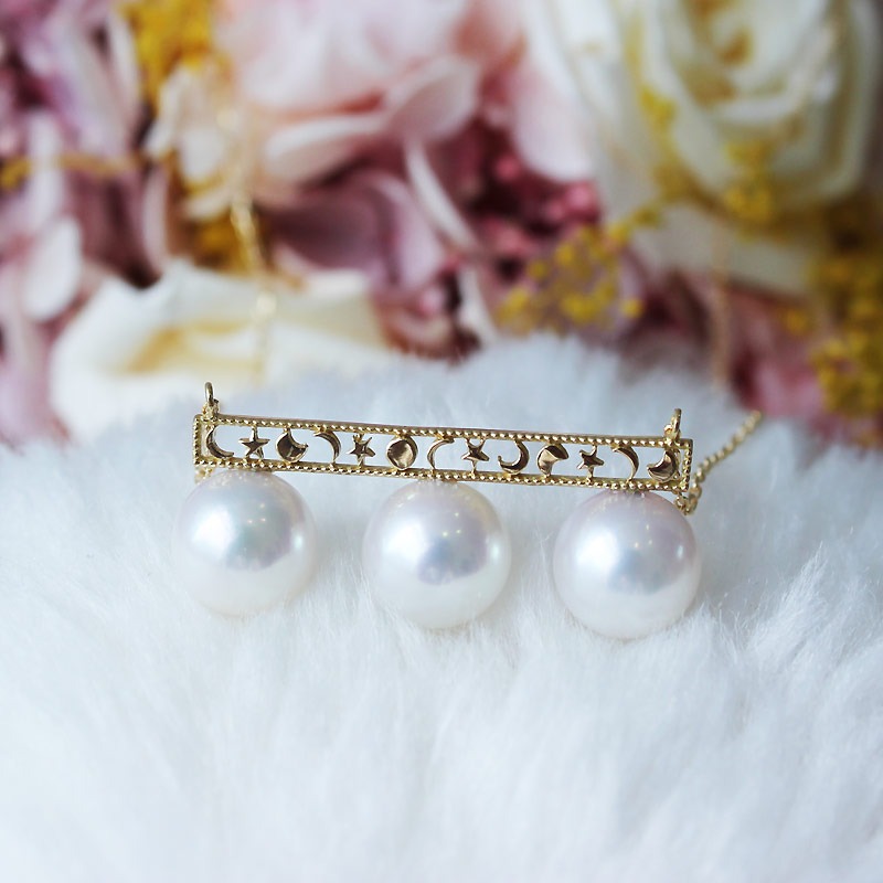 真珠 アクセサリー ネックレス パール 8mm ～ 8.5mm 伊勢志摩 志摩 ギフト プレゼント 冠婚葬祭 慶事 結婚式 母の日 ホワイトデー クリスマス 18金 3粒 貝 アコヤ貝 アコヤ真珠 / 志摩産アコヤ真珠 8-8.5ミリ 月星バランスネックレス