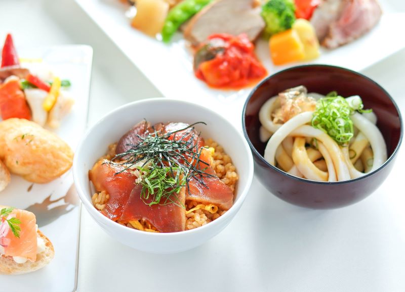 志摩地中海村「スーペリアツイン/ダブルルーム」平日限定ペア1泊2食付券(バイキング)／伊勢志摩 伊勢 志摩 旅行 旅行券 チケット 宿泊券 宿泊 ペア宿泊券 1泊2食 バイキング 地中海 ホテル スーペリアツイン ダブルルーム 平日 限定 ヴィラ カップル 夫婦 家族 いせ しま りょこう