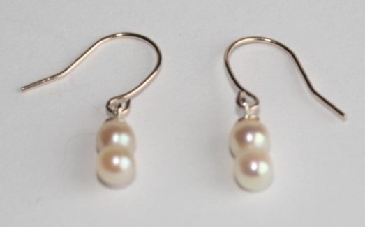 アコヤ真珠 3～4mm ピアス K18 アクセサリー 伊勢 志摩 伊勢志摩 志摩産 真珠 パール アコヤ貝 アクセサリー ピアス ギフト プレゼント 冠婚葬祭 慶事 弔事 結婚式 入学式 卒業式 国産 誕生石 記念日 真珠の里 ベビーパール双子ピアス（ K18 ）