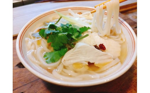 GE-06ããã¿ãã³ã»ããã©ã«è±å¯ãªæ é€é£ïŒã°ã«ãã³ããªãŒã®å¹³æã¡ç米麺ïŒè¢