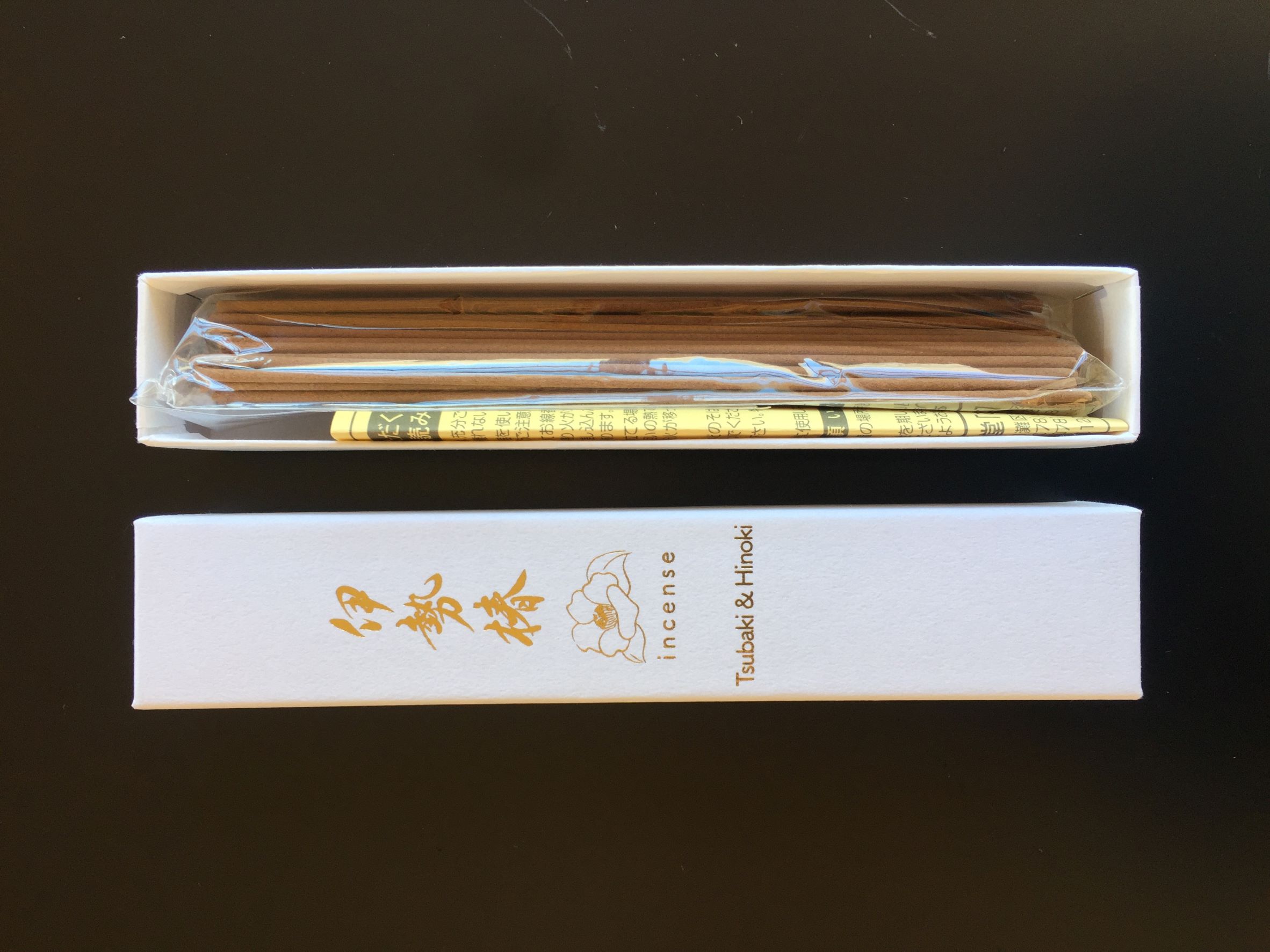 MK-01「伊勢椿」 天然素材のやさしいお香（お線香） 