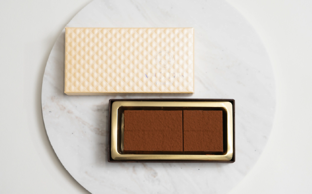 コンフィチュールアッシュが贈る至高の生チョコ（ミルク）　チョコレート 生クリーム ミルク チョコ マイルド スイーツ お菓子 箱入り 贈答品 贈答用 ギフト 三重県 多気町　VCH-25