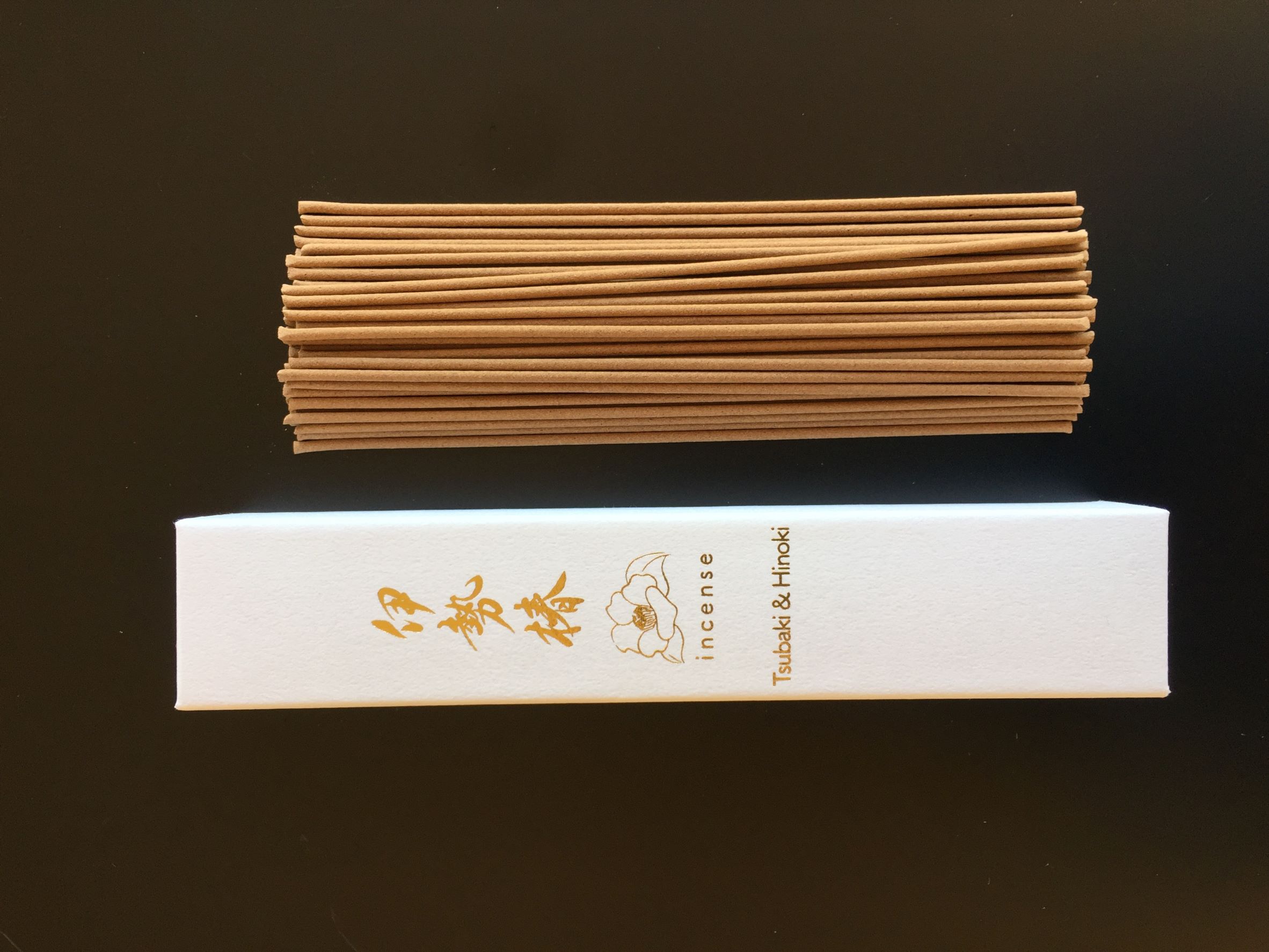 MK-01「伊勢椿」 天然素材のやさしいお香（お線香） 