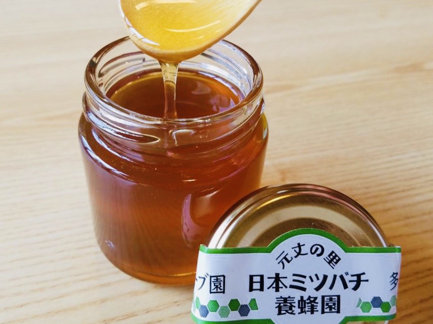 GJ02　無農薬ハーブ園から採取した超希少な日本ミツバチの蜂蜜