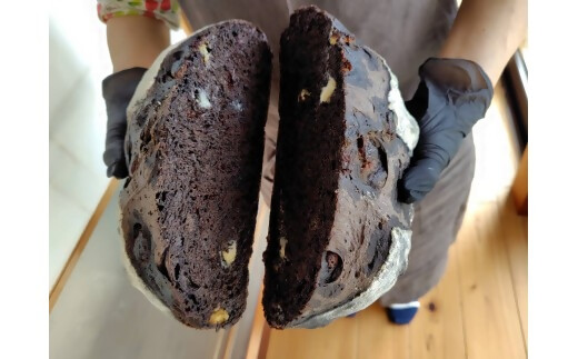 自家製天然酵母を使ったまっ黒チョコのカンパーニュ　【HTR-01】