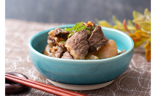 松阪牛 すじ 500g×2P 計 1kg／ 冷凍 瀬古食品 JGAP認定 松阪肉 名産 お取り寄せ 牛肉 お肉 肉 和牛 黒毛和牛 国産 国産牛 牛すじ 牛筋 ブランド牛 ご自宅用 家庭用 ギフト 贈答用 真空パック 産地直送 松阪 牛 カレー おでん 煮込み 三重県 大台町 (0060)