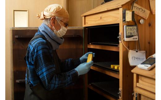 燻製 チーズ 4種セット ／ 冷蔵 宮川森林組合 スモーク 人気商品 お取り寄せグルメ 詰め合わせ 詰合せ 詰め合せ ご自宅用 家庭用 ギフト 贈答用 おつまみ くん製 くんせい くん製チーズ 燻製チーズ 三重県 大台町 (10000019)