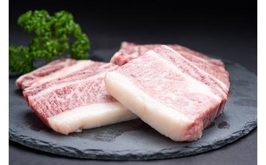 松阪牛 骨付きトロカルビ 約200g×2P／ 冷凍 瀬古食品 JGAP認定 松阪肉 お取り寄せ 牛肉 お肉 肉 和牛 黒毛和牛 国産 国産牛 ブランド牛 骨付きカルビ カルビ 牛カルビ 焼肉 焼肉用 ご自宅用 家庭用 ギフト 贈答用 産地直送 松阪 牛 三重県 大台町 (0069)