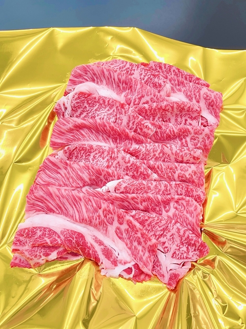 冷凍 松阪牛 肩ロース すき焼き 800g ／ 瀬古食品 ふるさと納税 牛肉 松阪肉 名産 ブランド 霜ふり本舗 牛肉 お肉 肉 和牛 黒毛和牛 国産 国産牛 松阪牛 すき焼き ブランド牛 ご自宅用 家庭用 ギフト 贈答用 産地直送 松阪 牛 三重県 大台町 (370)