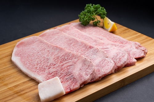 【受付時期・発送時期限定】 定期便 特選 サーロイン ステーキ 約200g×4枚（800g） 月1回 合計6回発送／冷凍 瀬古食品  牛肉 松阪肉 名産 ブランド 霜ふり本舗 牛肉 お肉 肉 和牛 黒毛和牛 国産 国産牛 松阪牛 牛 ブランド牛 三重県 大台町 (381)