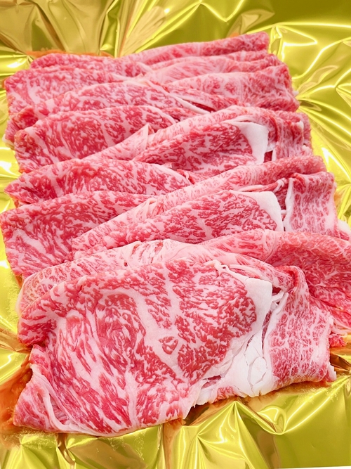 冷凍 松阪牛 すき焼き （肩ロース・モモ・バラ） 1kg ／ 瀬古食品 ふるさと納税 牛肉 松阪肉 名産 ブランド 霜ふり本舗 1kg 牛肉 お肉 肉 和牛 黒毛和牛 国産 国産牛 松阪牛 ブランド牛 ギフト 贈答 産地直送 松阪 牛 赤身 三重県 大台町 (388)