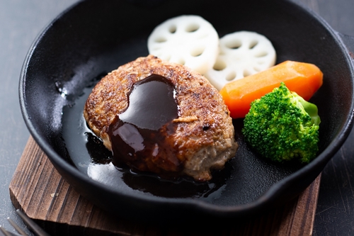 冷凍 松阪牛入り ハンバーグ セット ／ 瀬古食品 ふるさと納税 牛肉 松阪肉 名産 ブランド 霜ふり本舗 15個 牛肉 お肉 肉 和牛 黒毛和牛 国産 国産牛 松阪牛 ブランド牛 ご自宅用 家庭用 ギフト 贈答用 産地直送 松阪 牛 三重県 大台町 (391)