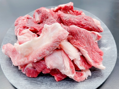 松阪牛 すじ 500g×2P 計 1kg／ 冷凍 瀬古食品 JGAP認定 松阪肉 名産 お取り寄せ 牛肉 お肉 肉 和牛 黒毛和牛 国産 国産牛 牛すじ 牛筋 ブランド牛 ご自宅用 家庭用 ギフト 贈答用 真空パック 産地直送 松阪 牛 カレー おでん 煮込み 三重県 大台町 (0060)