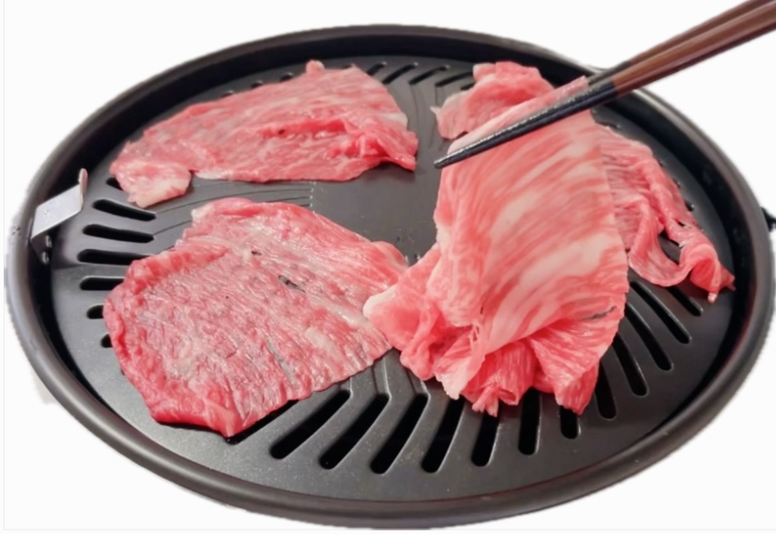 松阪牛 うす切り焼肉 （ モモ ・ バラ ・ カタ ） 400g ／冷凍 瀬古食品 松阪肉 ギフト箱入 名産 ブランド 霜ふり本舗 牛肉 お肉 肉 和牛 黒毛和牛 国産 国産牛 ブランド牛 焼肉 焼肉用 ギフト 贈答 産地直送 松阪 牛 赤身 脂身 三重県 大台町 (414)