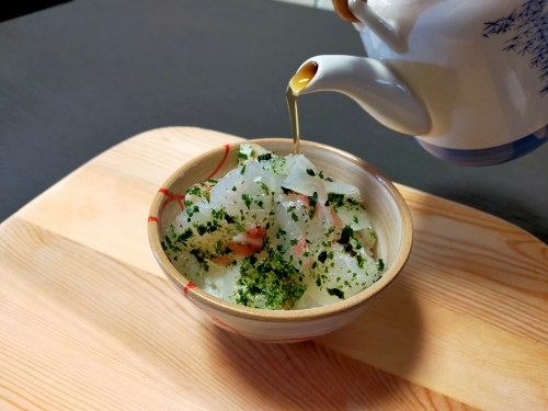 （冷凍） 刺身 カット済 お手軽 海鮮丼 あおさまぶし 熟成 鯛 100g 2袋 計 200g ／ 城水産 伊勢志摩 まだい 真鯛 スライス のっけ丼 お茶漬 青さ 海苔 無添加 産地直送