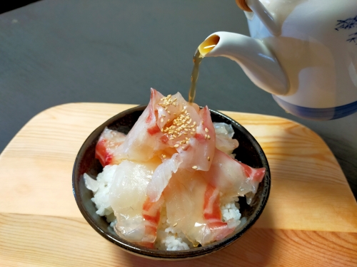 （冷凍） 刺身 カット済 お手軽 海鮮丼 熟成 鯛 100g 6袋 計 600g ／ 城水産 伊勢志摩 まだい 真鯛 スライス のっけ丼 お茶漬け たい 茶づけ 海の幸 無添加 産地直送