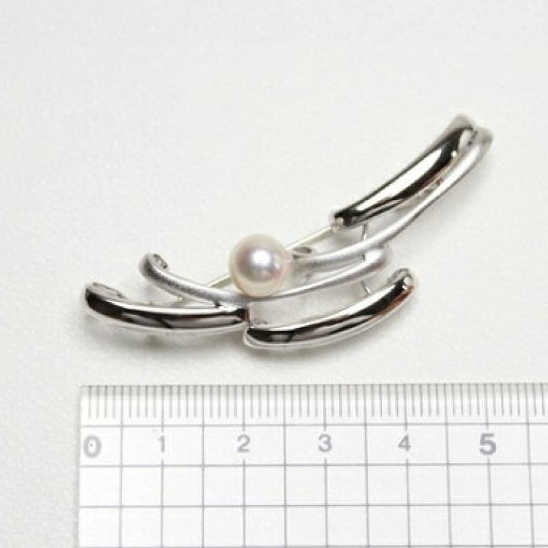 真珠 ブローチ 7.5mm SV シルバー アコヤ真珠 アクセサリー ファッション ジュエリー akoya パール フォーマル カジュアル プレゼント ギフト 贈り物 贈答品 お祝い 誕生日 記念日 冠婚葬祭 慶事 弔事 結婚式 卒業式 入学式 国産 三重県 伊勢 志摩 南伊勢町 / パールハヤシ SV アコヤ真珠 7.5ミリ ブローチ （No30886）