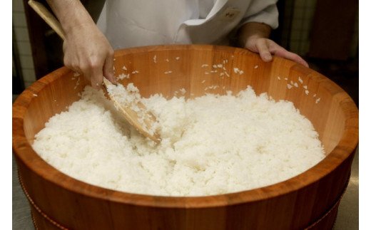 プレミアムびわます棒寿しと近江牛とろ巻詰合せ【DH05W】