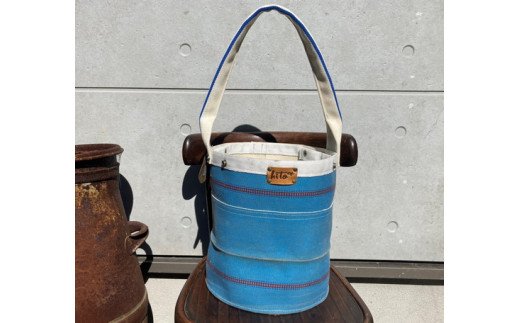 消防ホースアップサイクル【バケツ型バッグNEW】青ベース【DP02W】