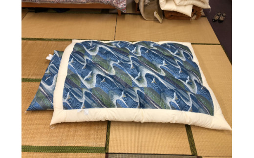 中級もめん綿入り布団　２枚　掛敷セット（お客様用に最適）向かい鶴柄【CW107W】